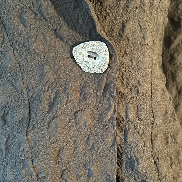 Courtney Washington size small light weight jacket poly and Lycra unique button - Picture 17 of 17